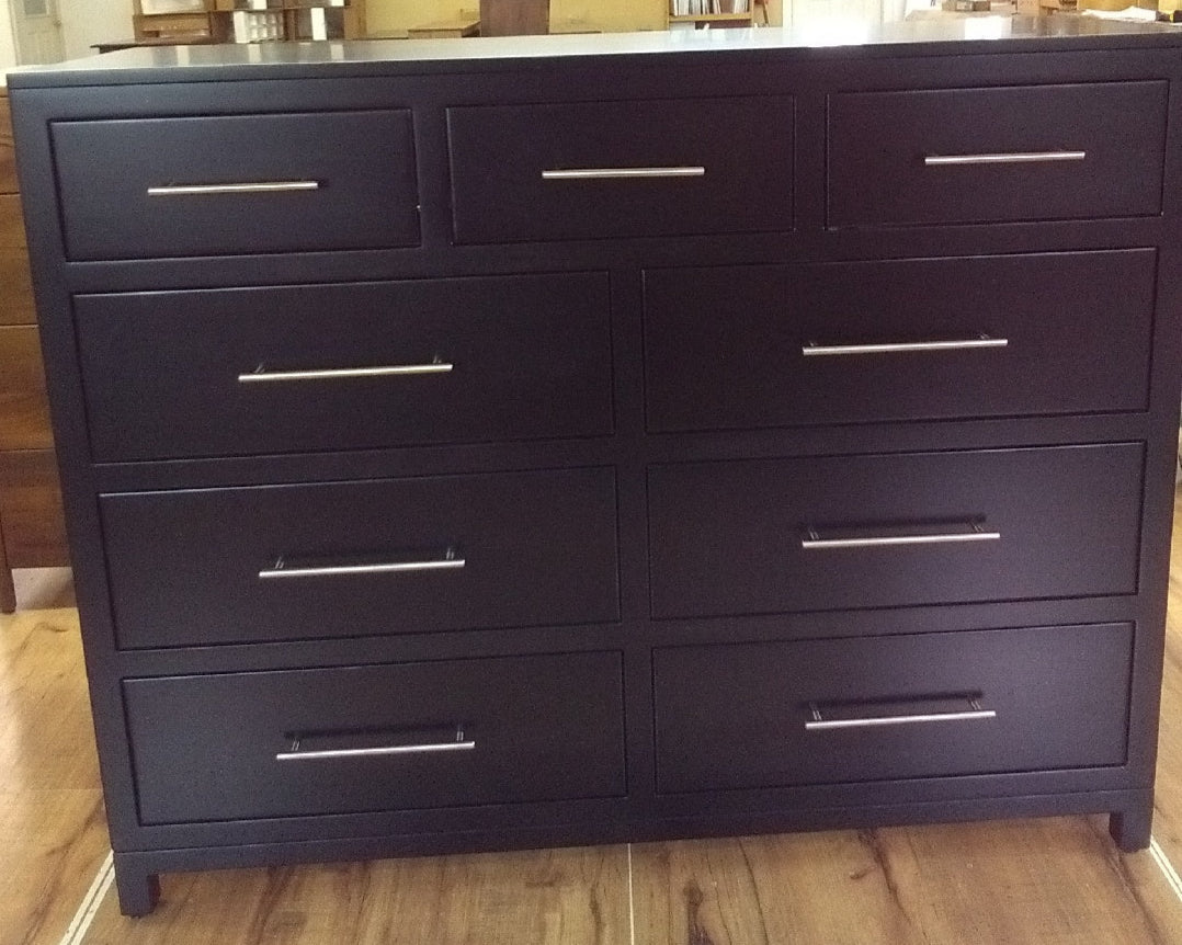 Clearance Vienna 9 Drawer Dresser