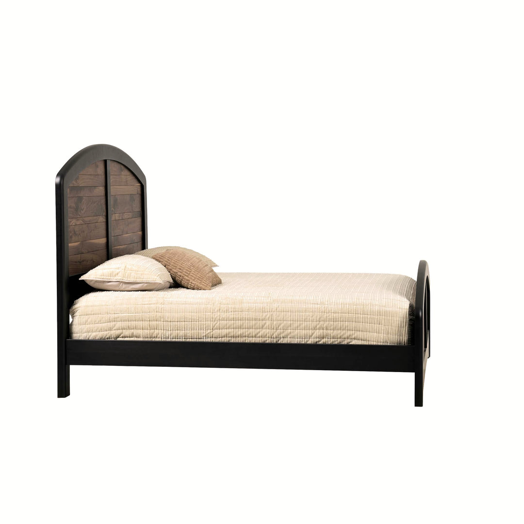QW Amish Gilmore Bed