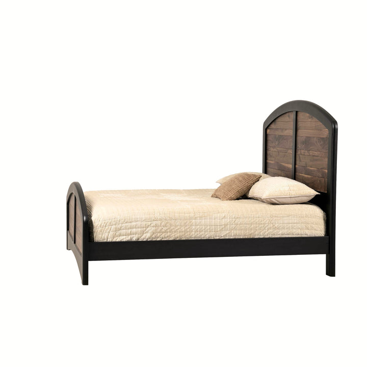 QW Amish Gilmore Bed