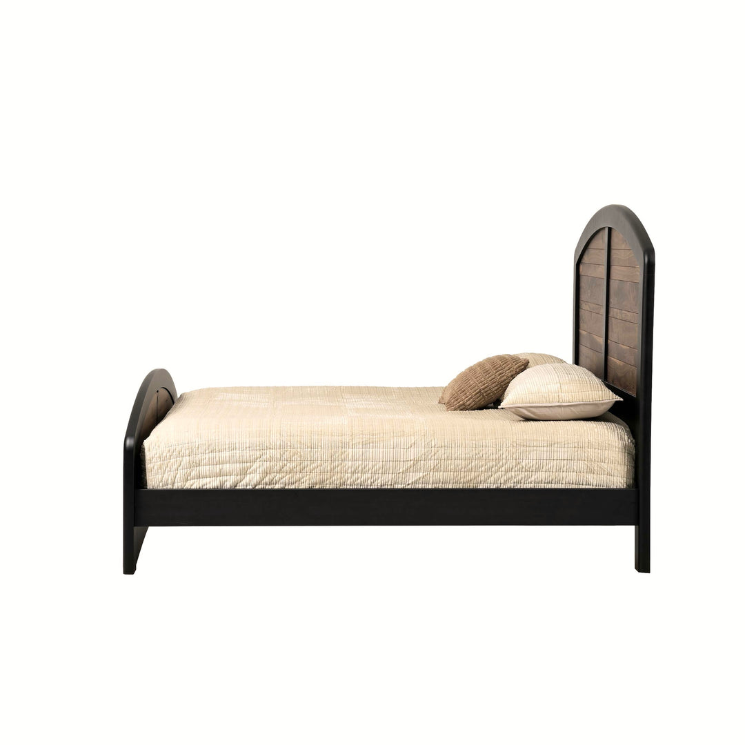 QW Amish Gilmore Bed