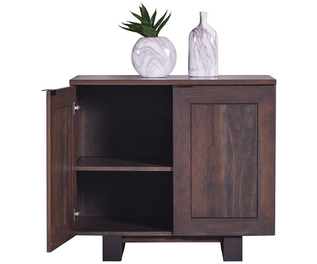QW Amish Tolleson 2 Door Sideboard