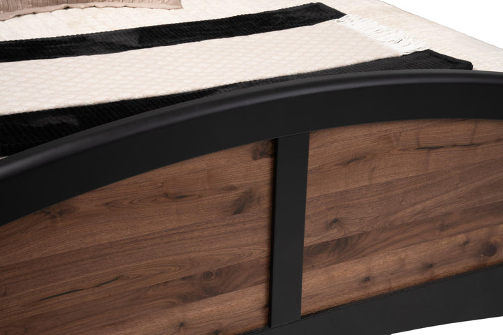 QW Amish Gilmore Bed