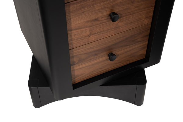 QW Amish Gilmore Lingerie Swivel Chest