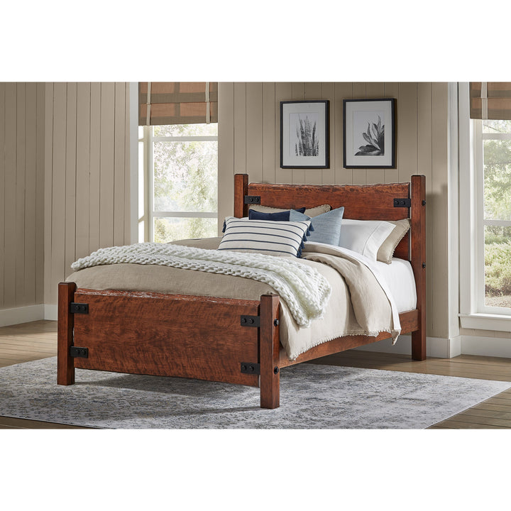QW Amish Live Wood Bed