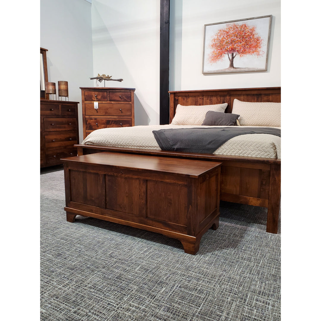 QW Amish Shaker Cedar Chest