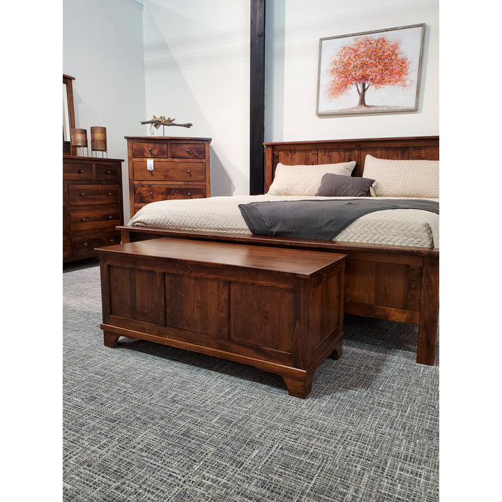 QW Amish Shaker Cedar Chest
