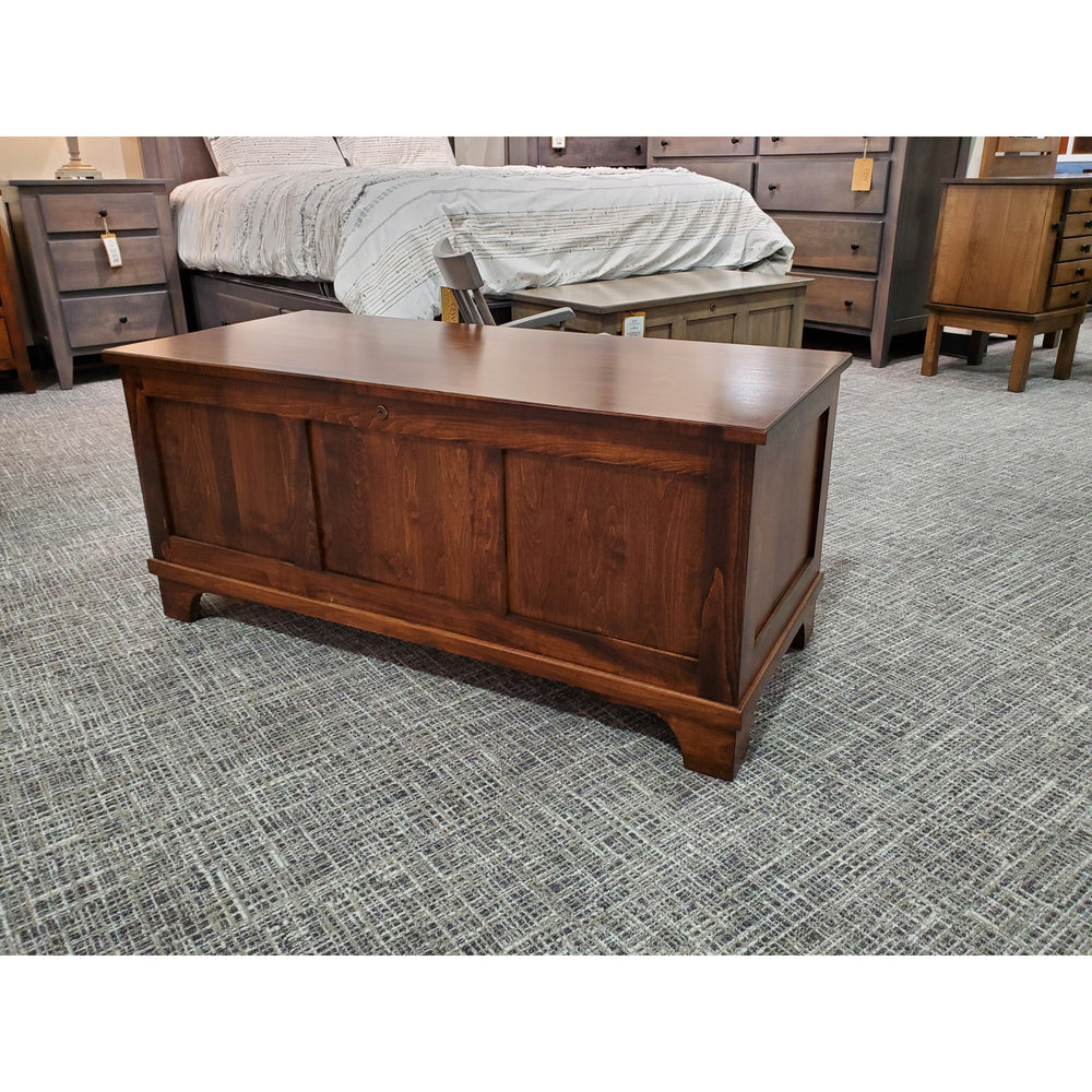 QW Amish Shaker Cedar Chest