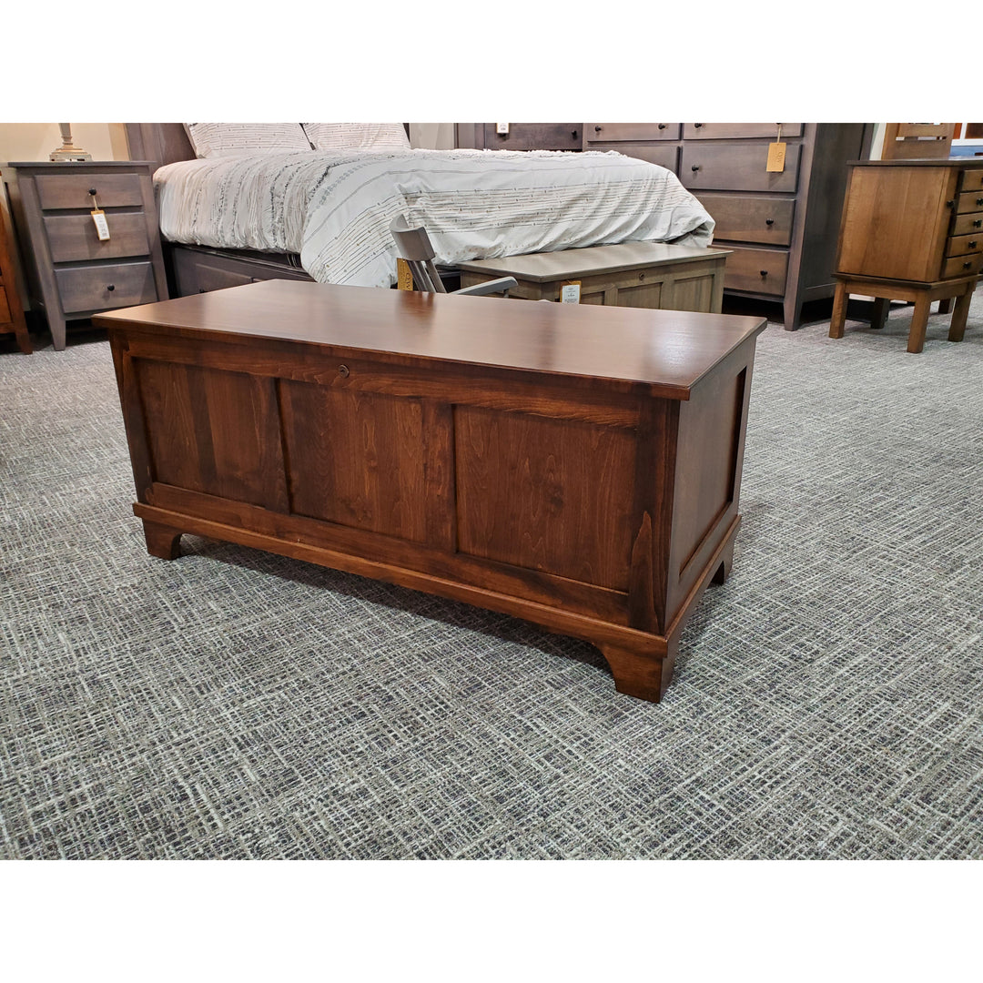 QW Amish Shaker Cedar Chest