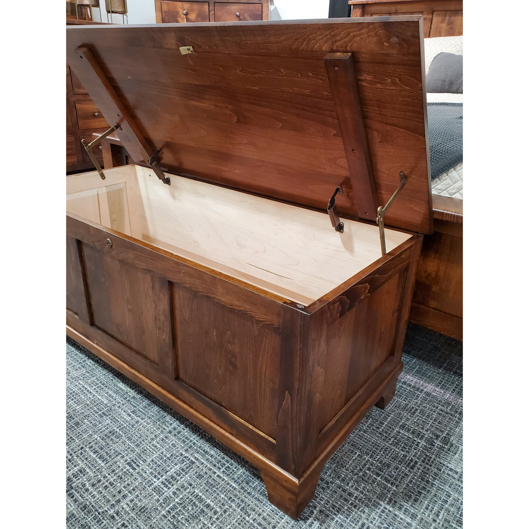 QW Amish Shaker Cedar Chest
