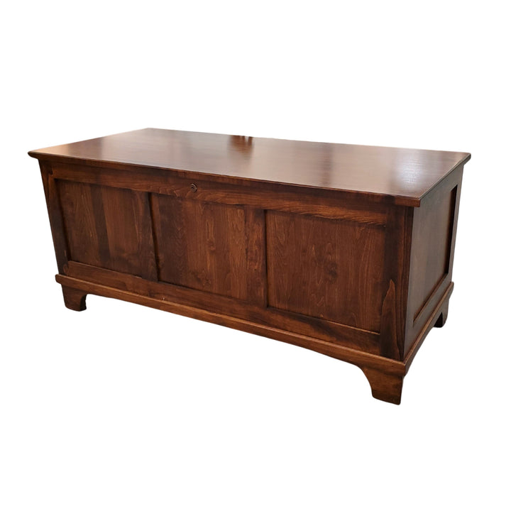 QW Amish Shaker Cedar Chest