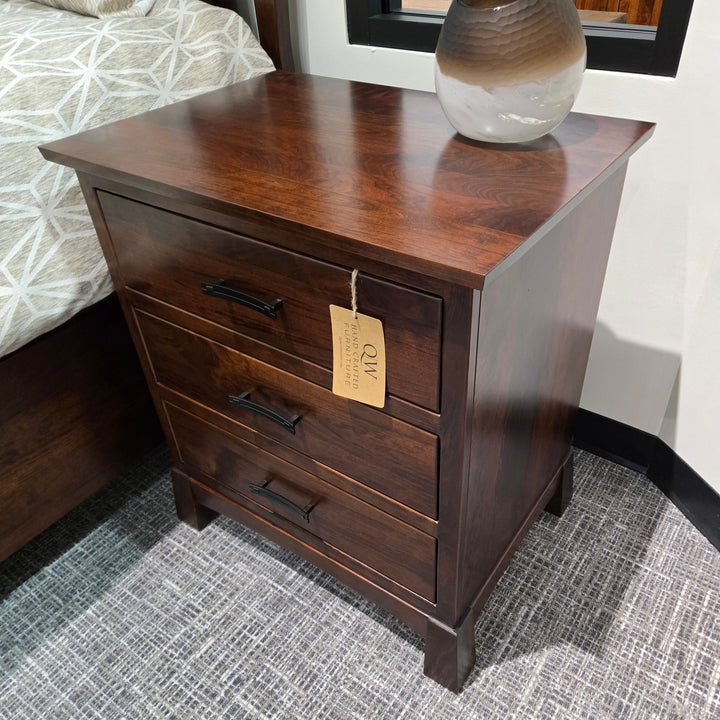 Clearance Catalina Queen Storage Bed 5pc Bedroom set