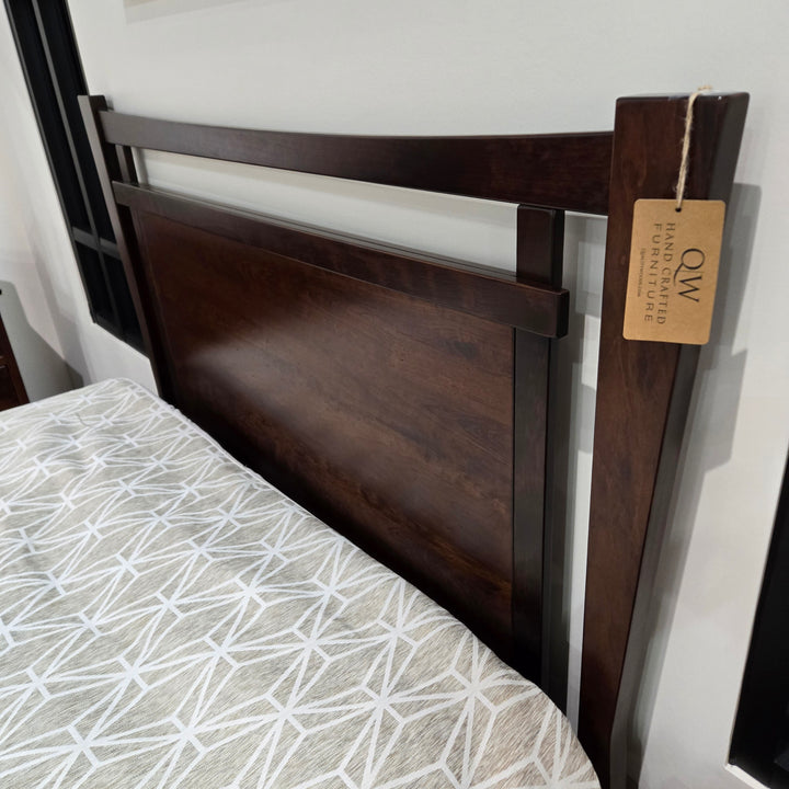 Clearance Catalina Queen Storage Bed 5pc Bedroom set