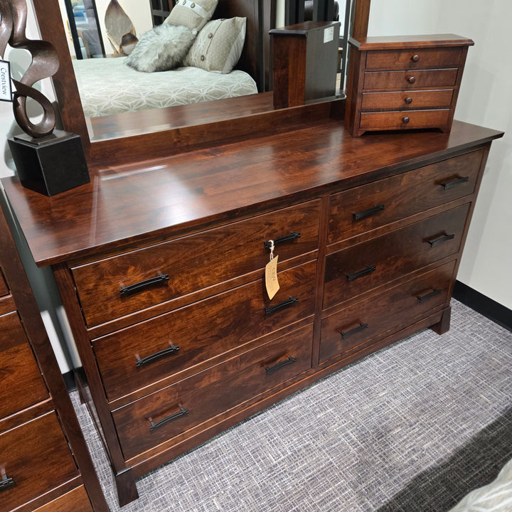 Clearance Catalina Queen Storage Bed 5pc Bedroom set