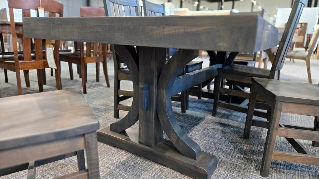 Clearance Karlisle Set w/ 6 Williamsburg Chairs