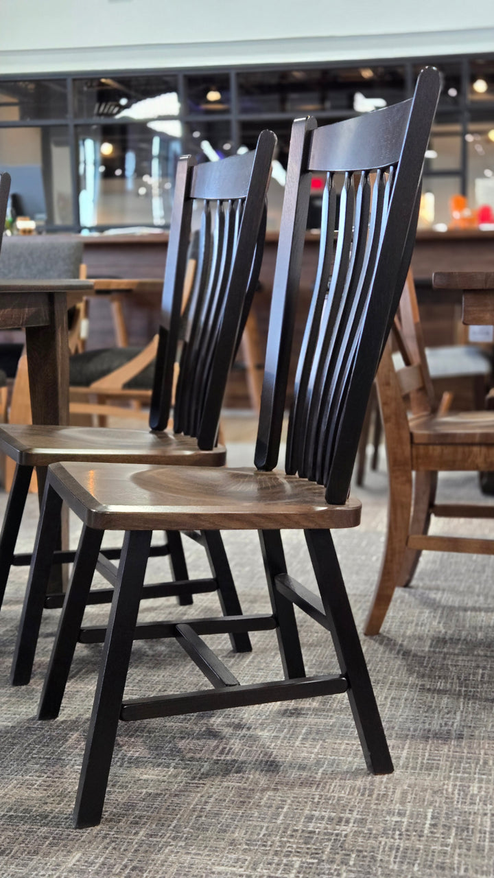 Clearance Shaker Leg 42x66 w/2-12"Lvs and 4 Side Chairs
