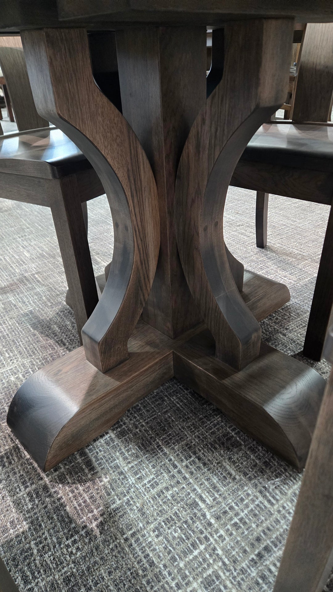 Clearance Franklin Single 42" Round Solid Top and 4 Urbana Side Chairs
