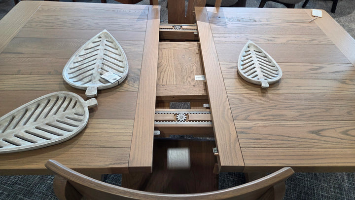 Clearance Bayfield 48x72 w/ 2-18" Leaves Oak Table and 4 McKay Chairs