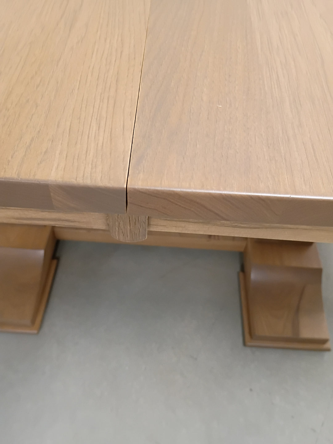 Clearance Rochester 42x60 w/2-12"Lvs Table