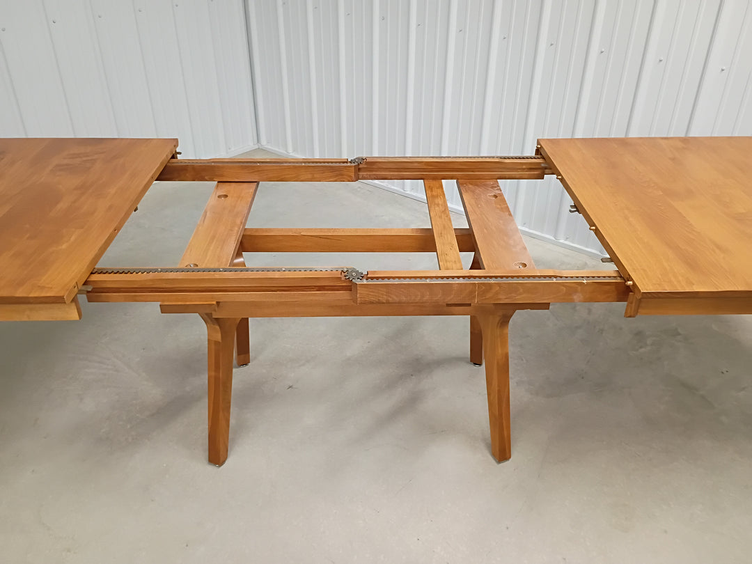 Clearance Windsor 38x72 w/2-12"Lvs Table