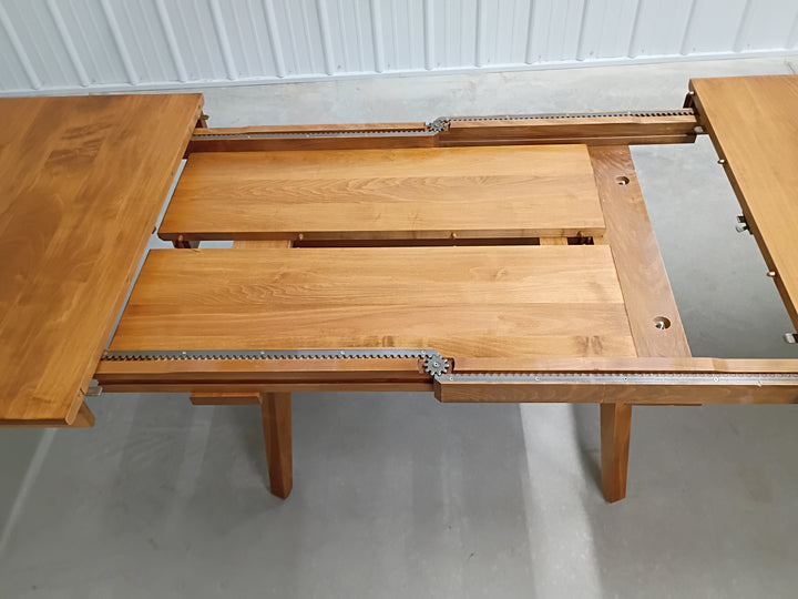 Clearance Windsor 38x72 w/2-12"Lvs Table