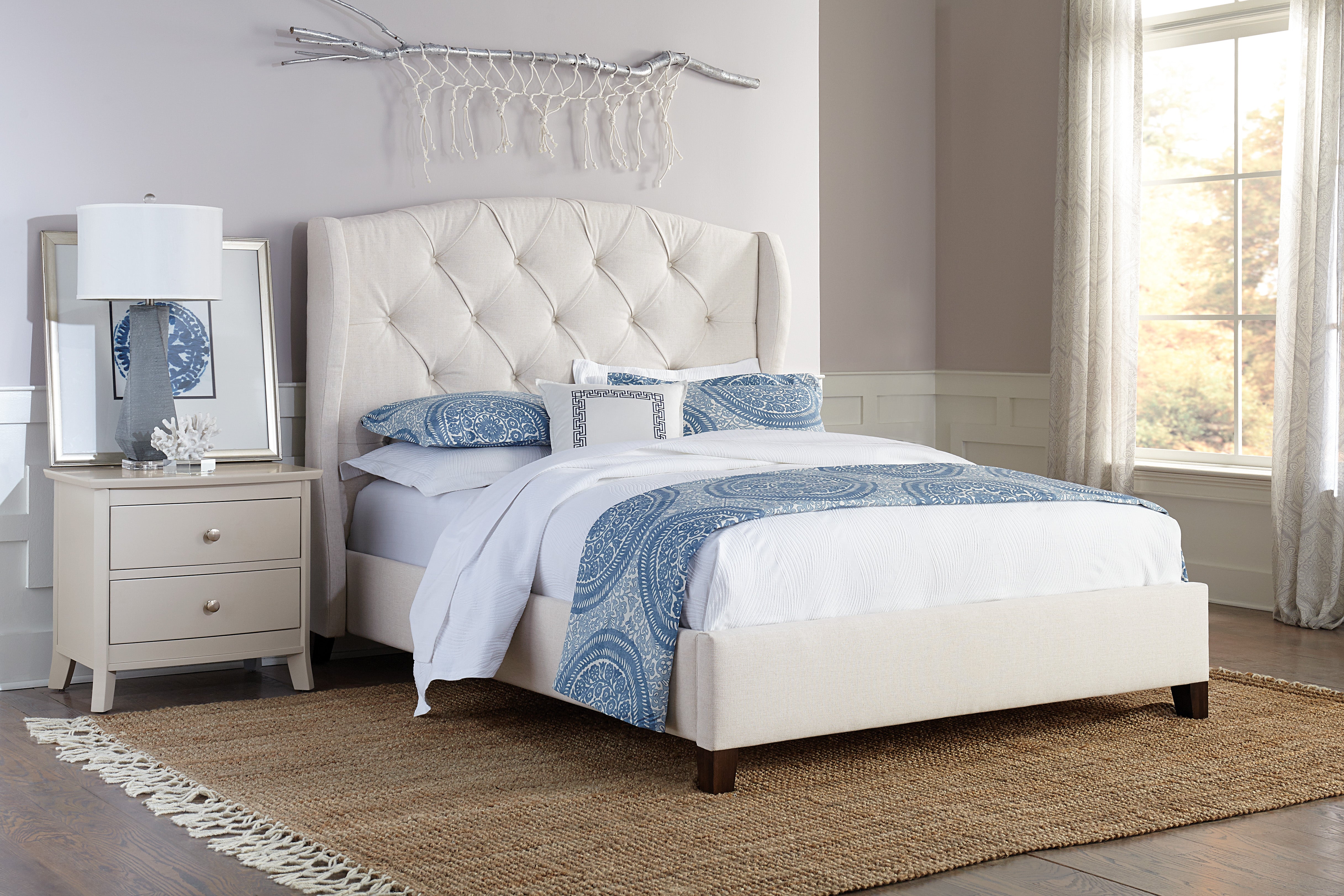 QW Amish Lily Bed with Wings