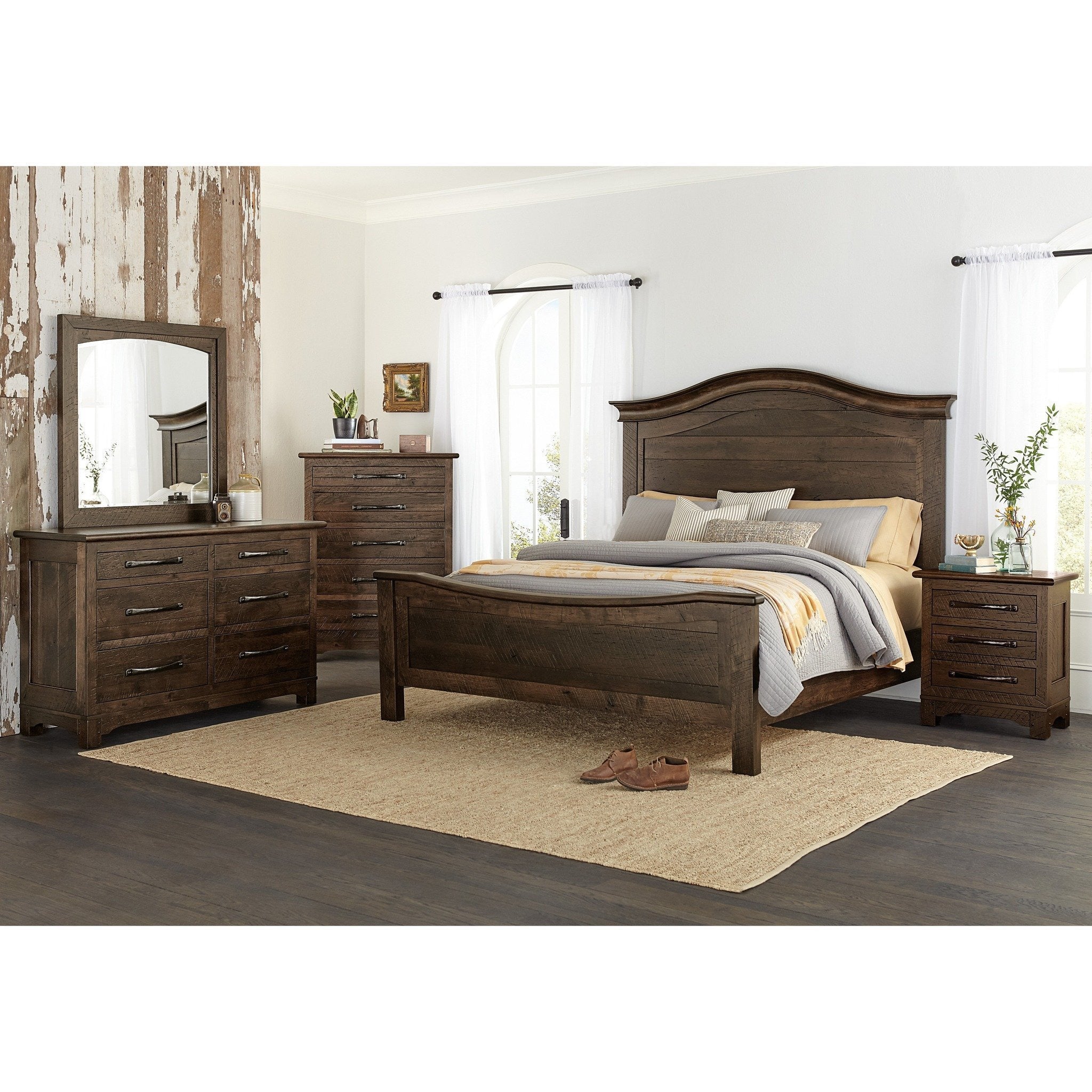 QW Amish Signature Farmhouse Bed