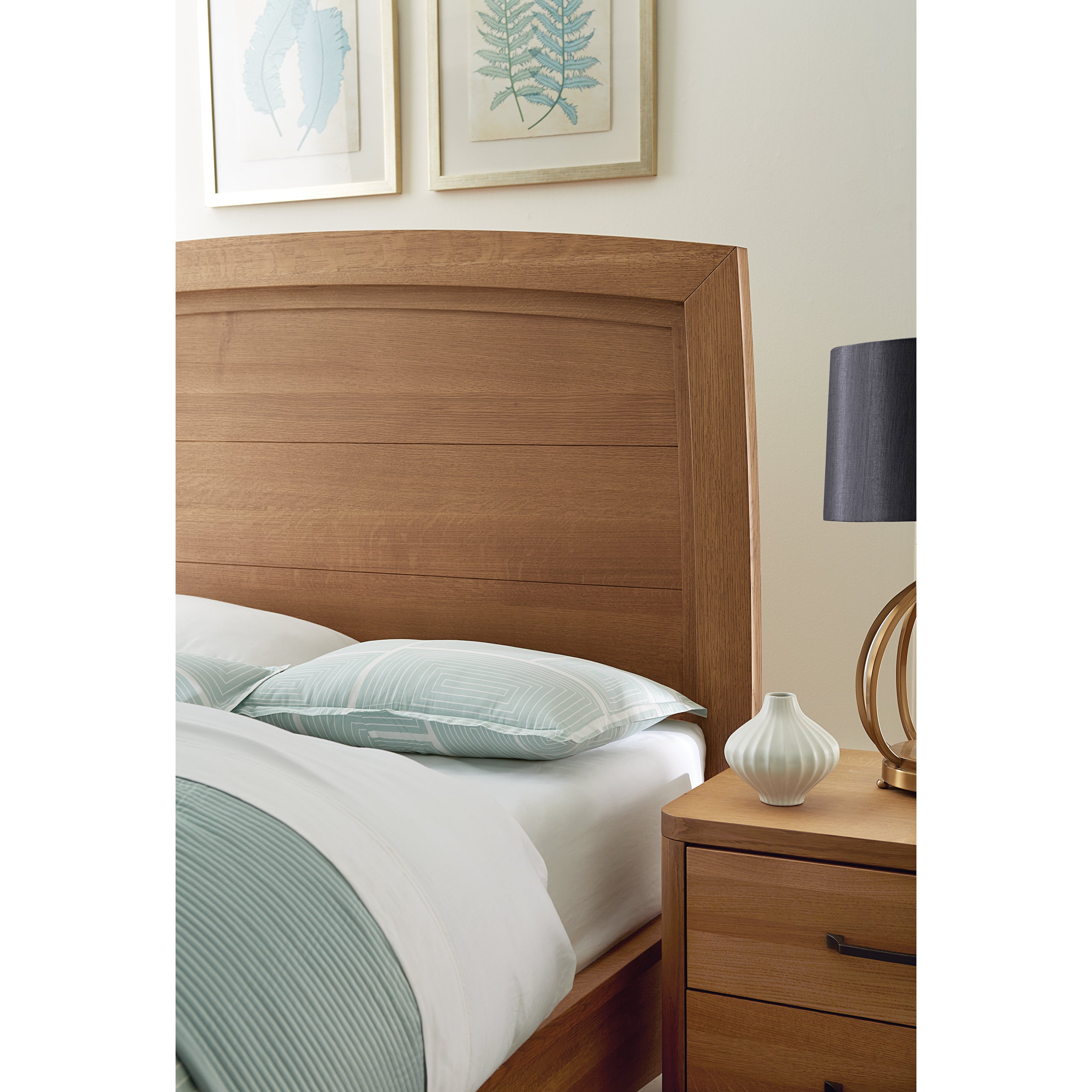 QW Amish Woodmont Bed